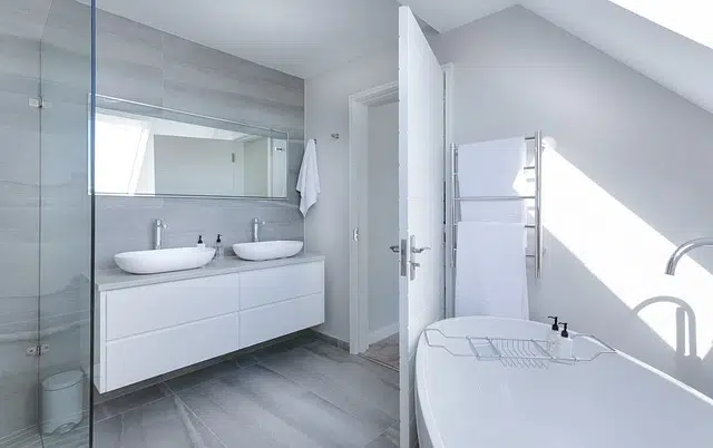 Badkamer schoonmaken